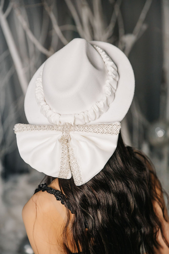 White pearl stone hat